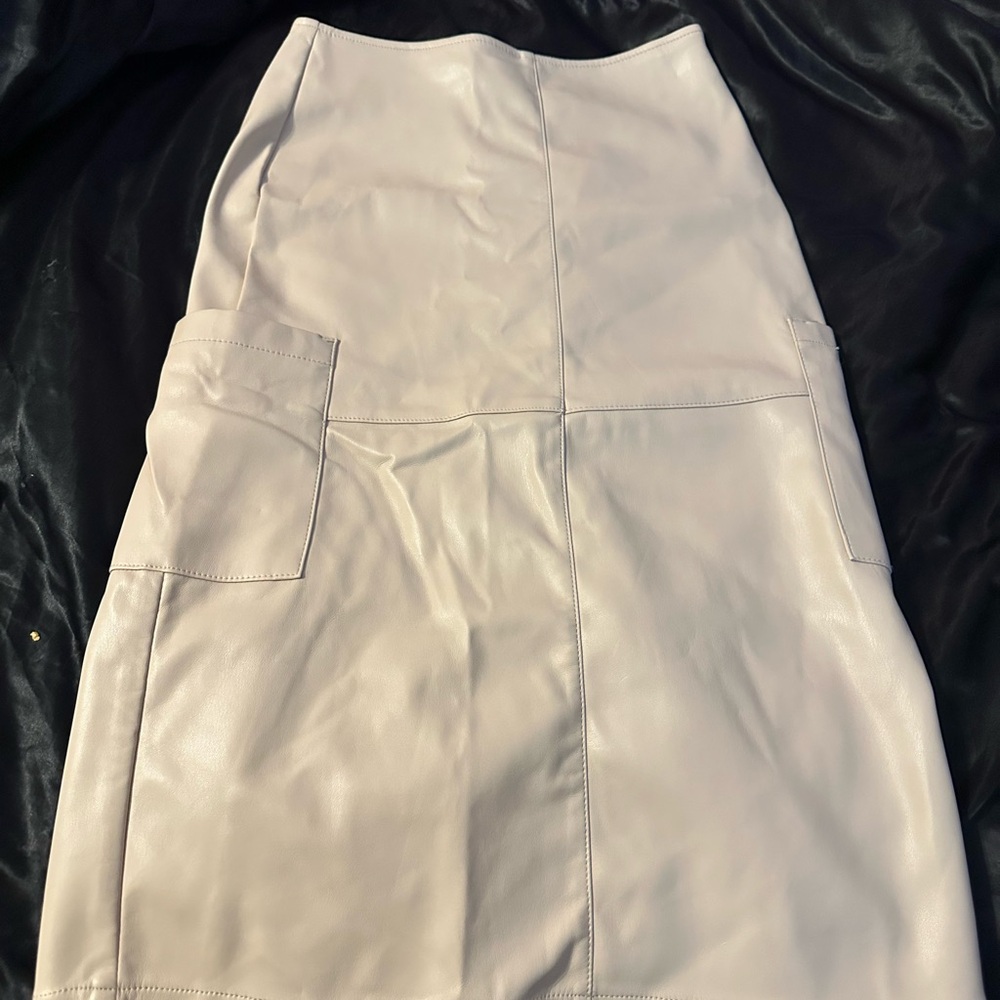 Elegant Beige Leather Mid Skirt